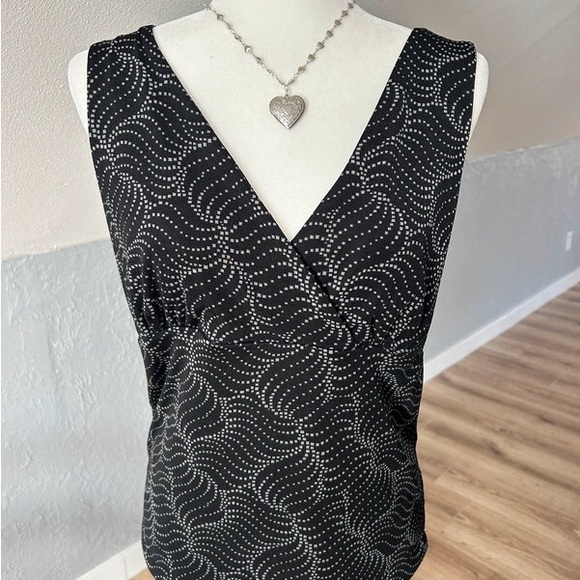 Tops - Black and White Patterned Women's Top
